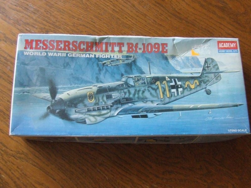 Bf-109e; 1:72; ACADEMY