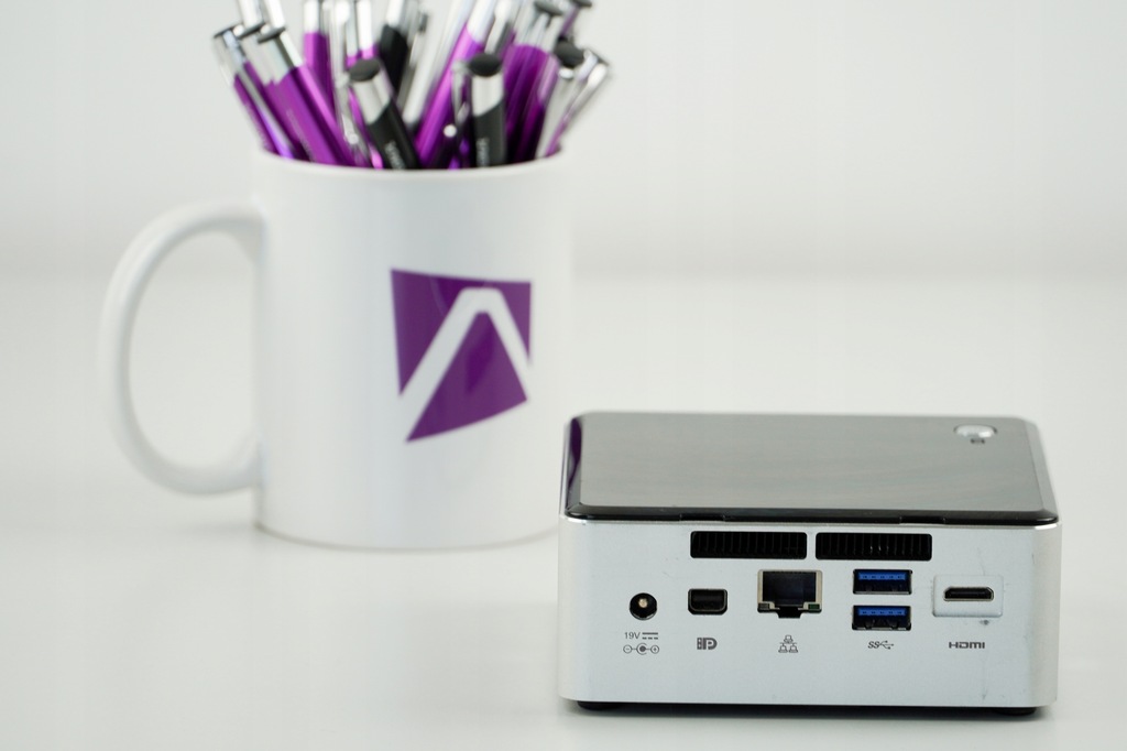 MINI PC INTEL NUC5I5RYH i5 16/240SSD WIFI BT WIN11