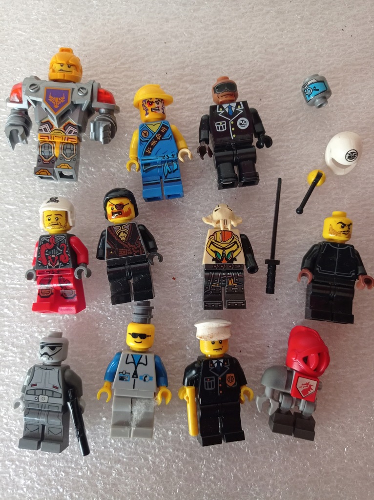 Minifigurki LEGO mix 11 szt