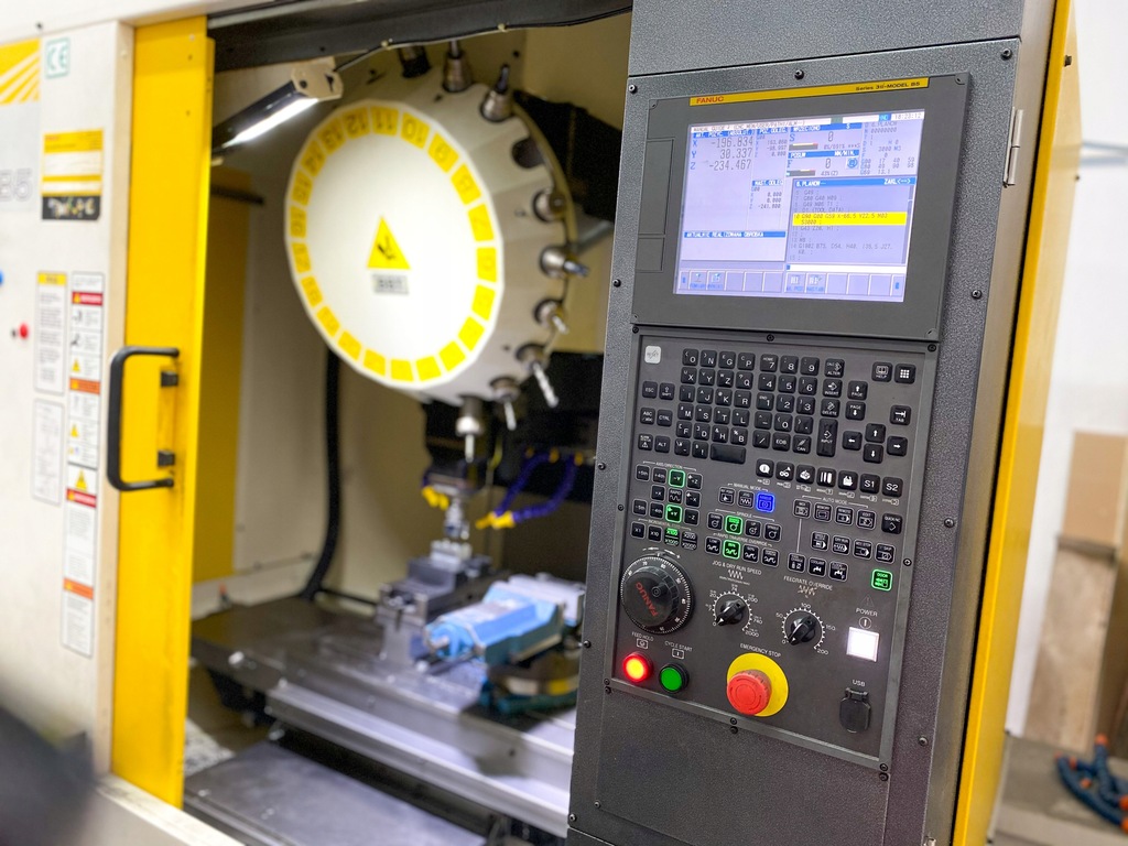 Frezarka CNC 3 osie Fanuc Robodrill D21LiB5