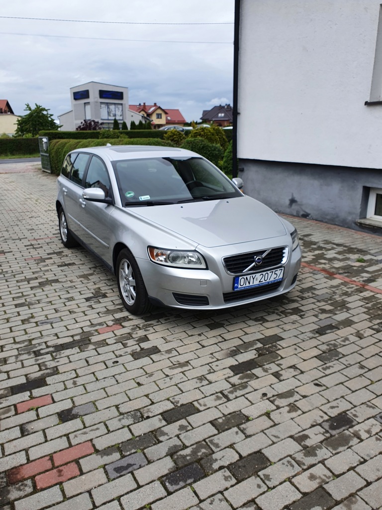 Купить VOLVO V50 (545) 2.0 D 136 л.с.: отзывы, фото, характеристики в интерне-магазине Aredi.ru