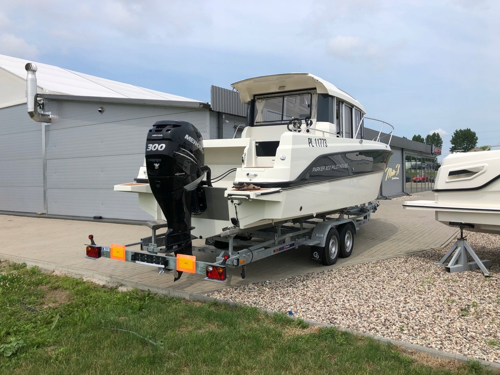 Купить Моторная лодка Parker 800 Pilothouse Mercury с двигателем: отзывы, фото, характеристики в интерне-магазине Aredi.ru