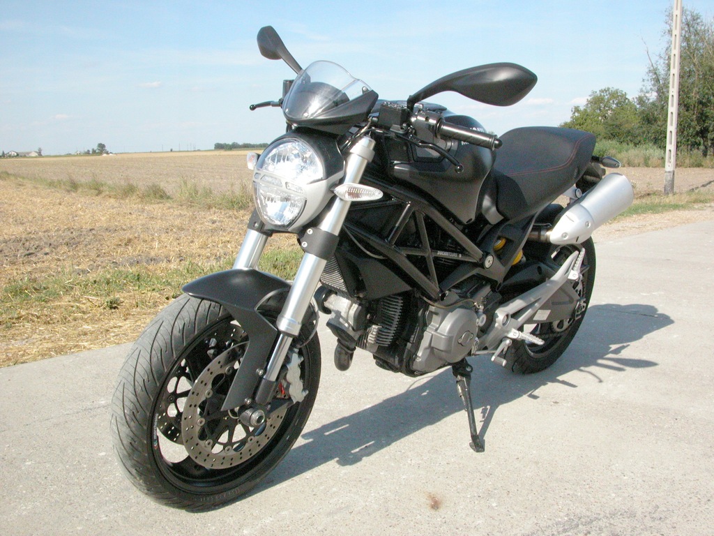 Ducati Monster 696