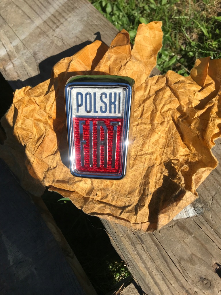 znaczek polski fiat 126p emblemat