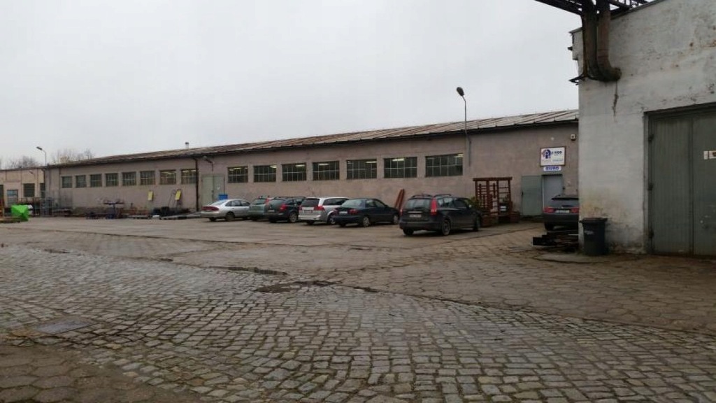 Magazyny i hale, Kobierzyce (gm.), 475 m²