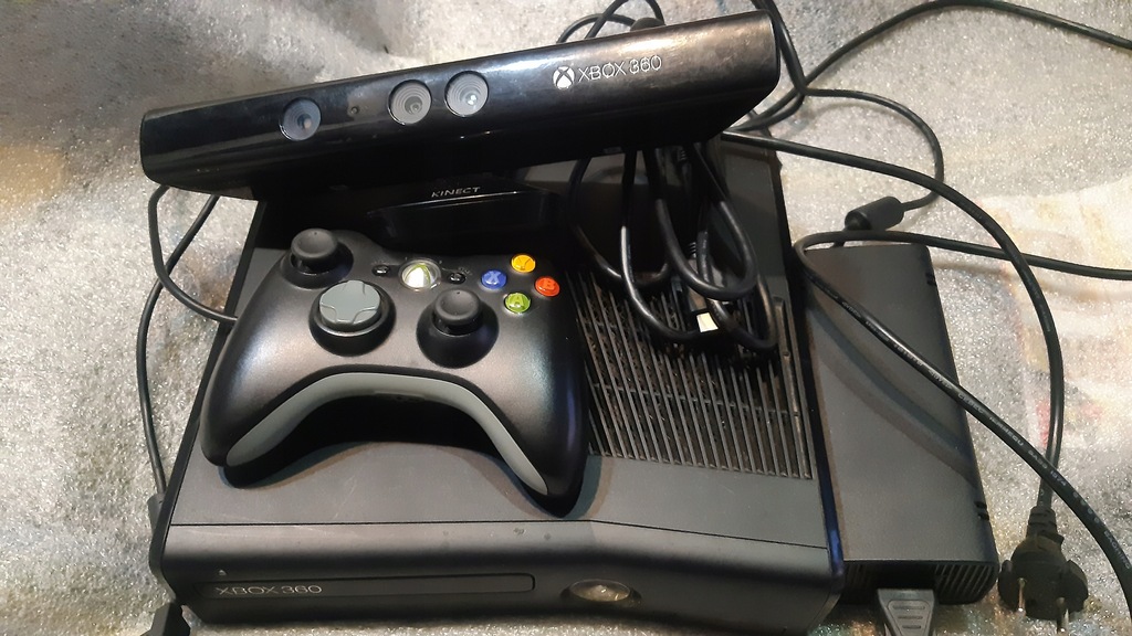 Xbox 360 E RGH 500gb przerobiona RGH + pad + kinect + 1500 gier