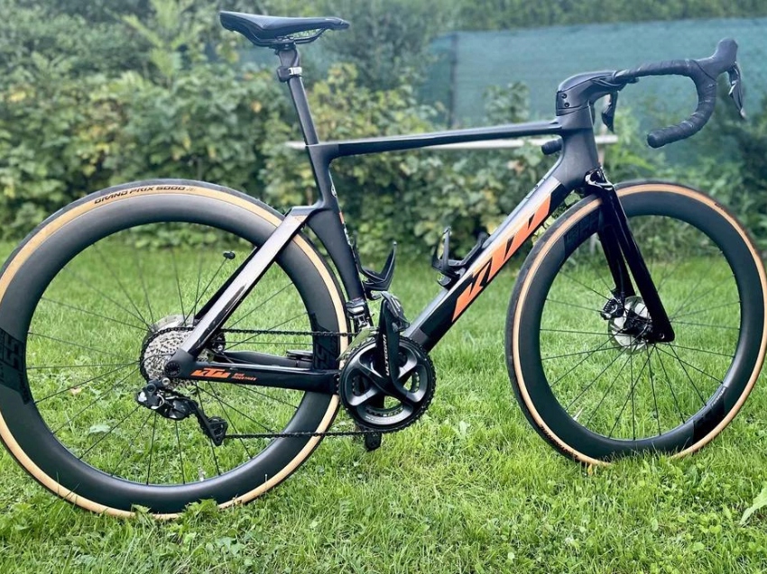 Rower szosowy AERO KTM Revelator Lisse Master Di2 12789605641