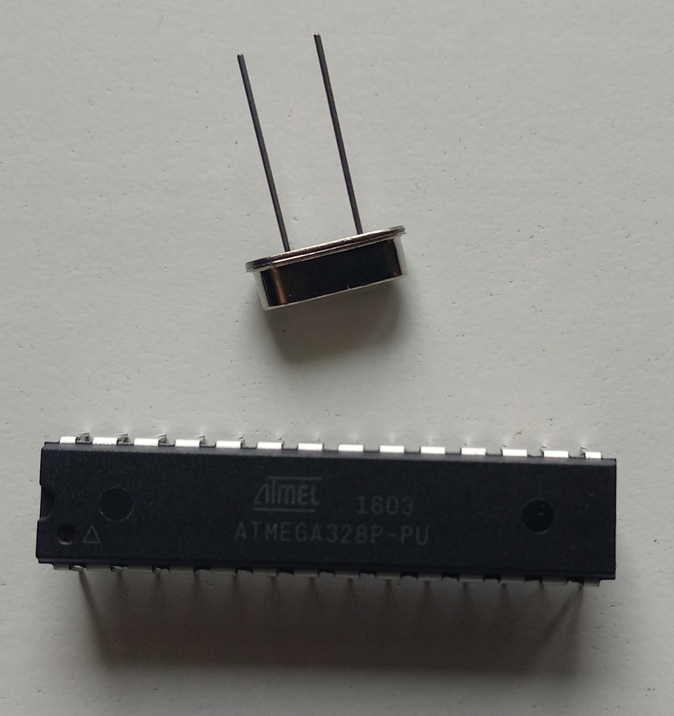 Mikrokontroler ATMega328P-PU + rezonator kwarcowy