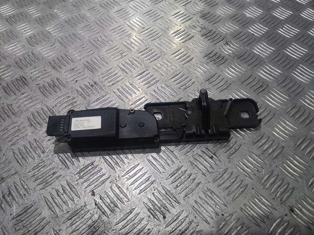 AUDI A4 A5 Q5 ZAMEK DOCIĄG RYGIEL KLAPY 4F9827383E