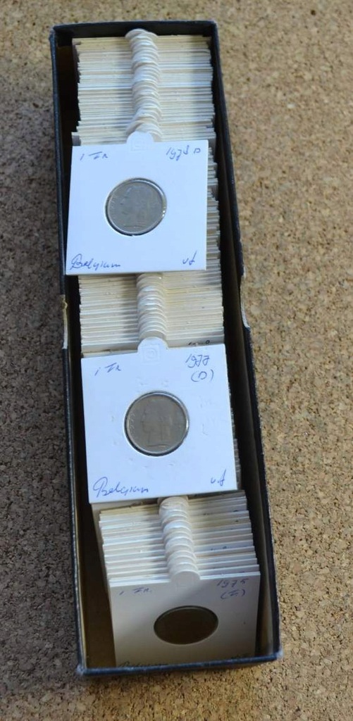 Pudełko (12) monet w holderach zestaw 120 monet
