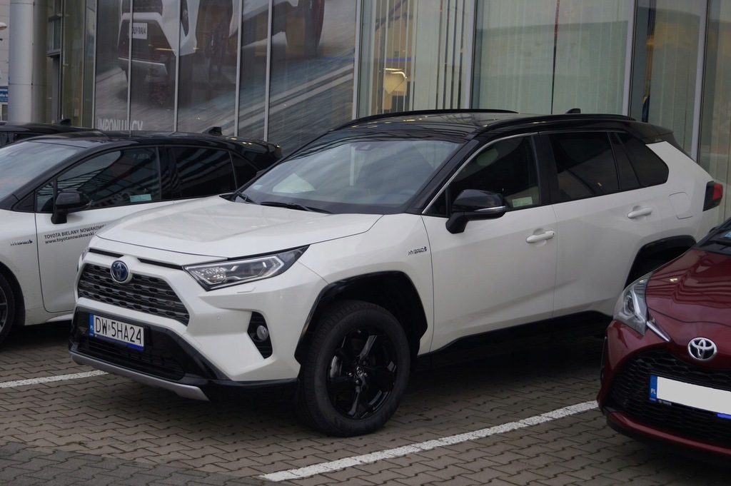 Купить Чистый гибрид Toyota RAV4 Selection. 218 л.с. Сразу: отзывы, фото, характеристики в интерне-магазине Aredi.ru