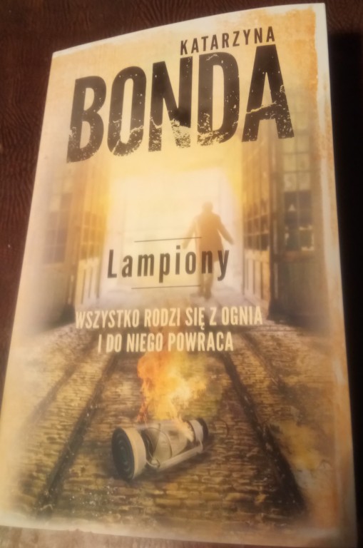 Katarzyna Bonda LAMPIONY z autografem