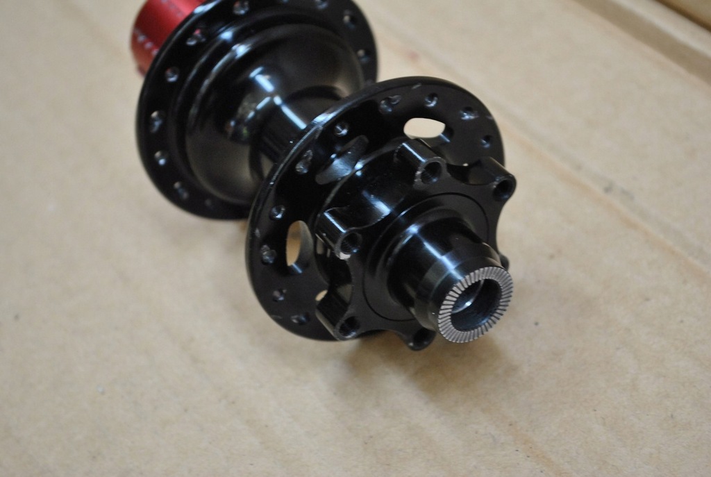 STAN'S 3.30 HD piasta tył 142x12 mm Shimano 32H 7677071743