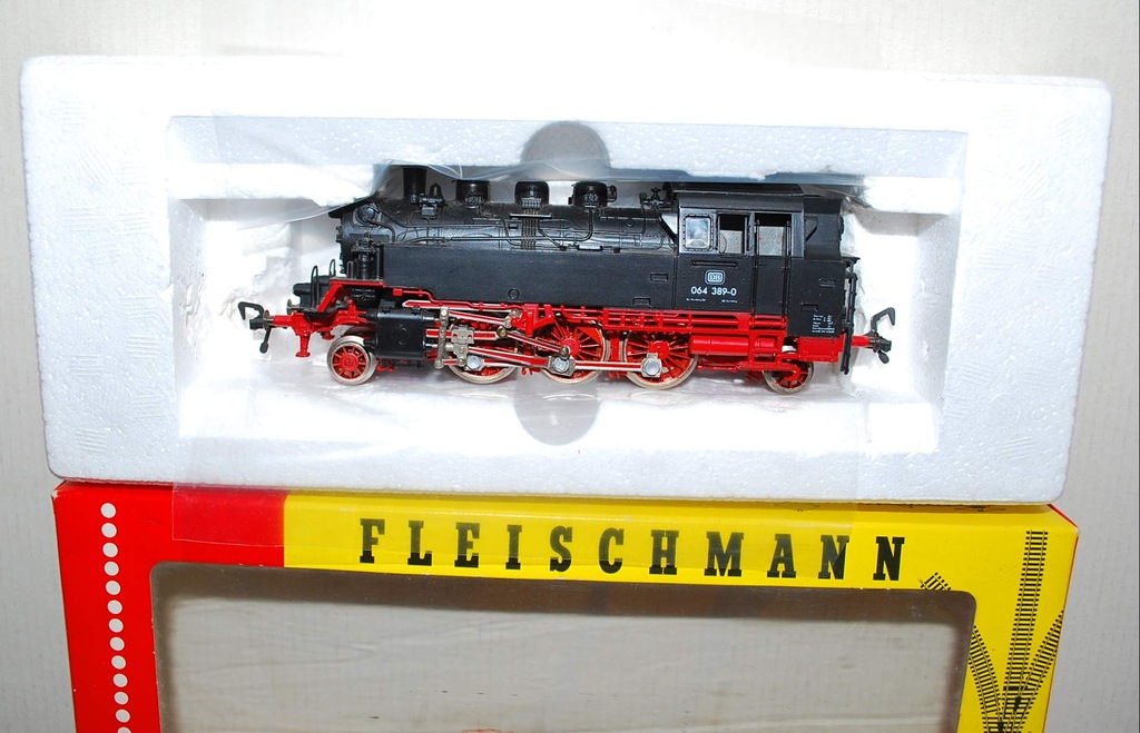 FLEISCHMANN lokomotywa parowóz BR 64 H0