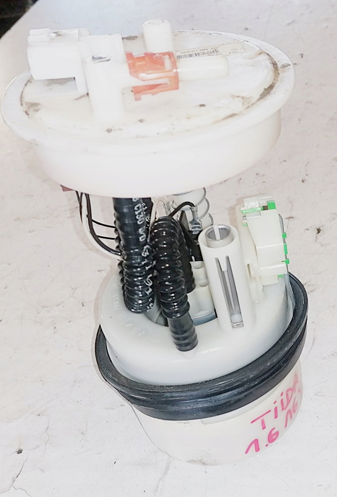 NISSAN TIIDA 10r 1.6 16V POMPA PALIWA 17040CH000