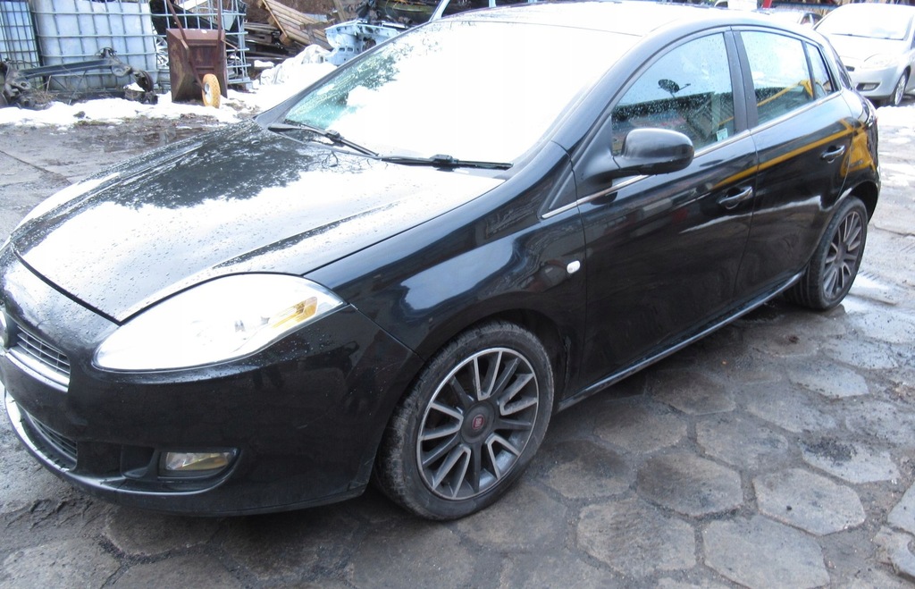 Maska pokrywa silnika Fiat Bravo 2 CZARNA VR. 891