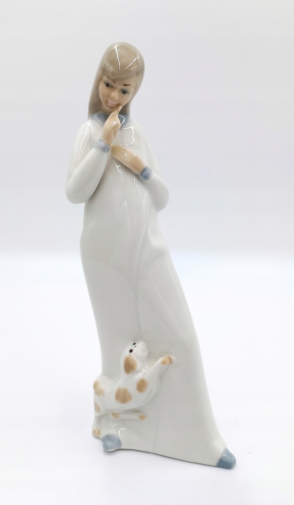 FIGURKA PORCELANA KOBIETA PIES CASADES PORCELANS SPAIN LLADRO NAO 22.5