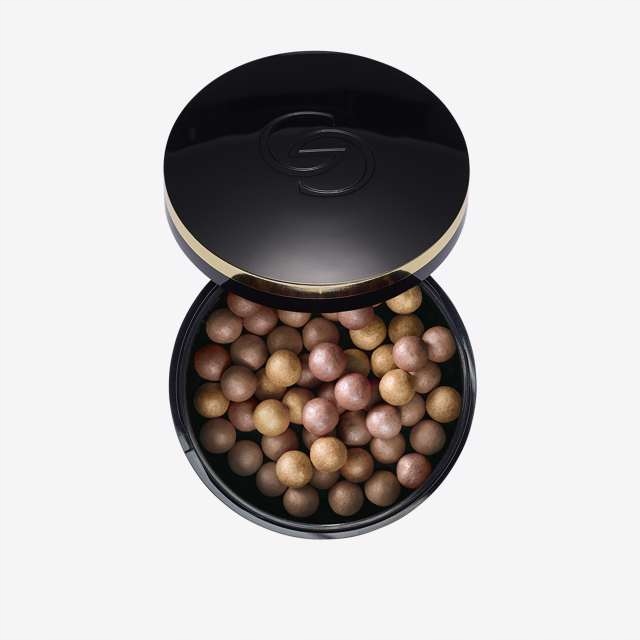 Puder w perełkach z serum Giordani BRONZE Oriflame