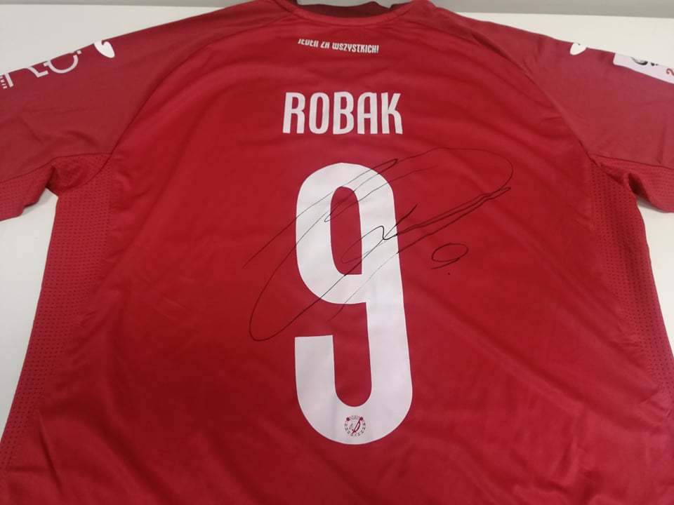 Widzew Łódź - koszulka (Robak) z autografami