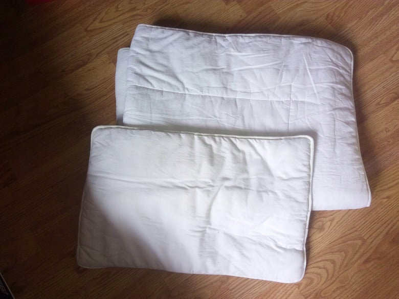 Używana kołdra poduszka do łóżeczka + pościel