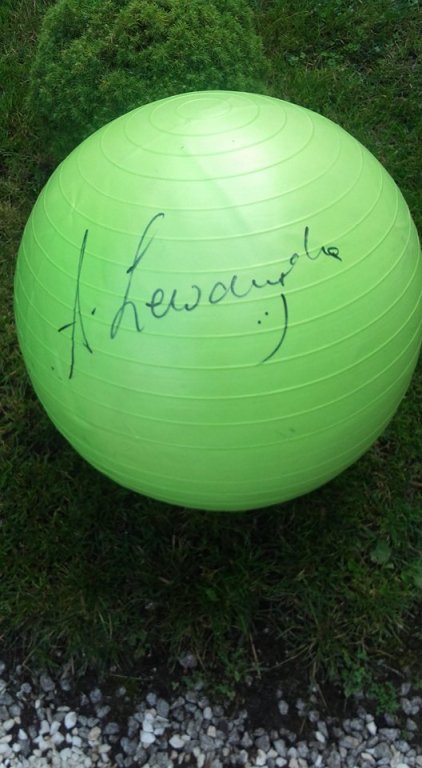 Piłka fitness z autografem Anny Lewandowskiej