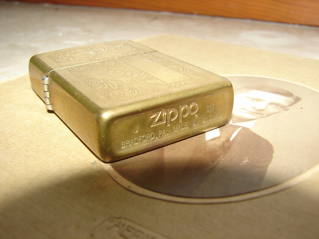 Stara zapalniczka - Zippo v- mosiężna