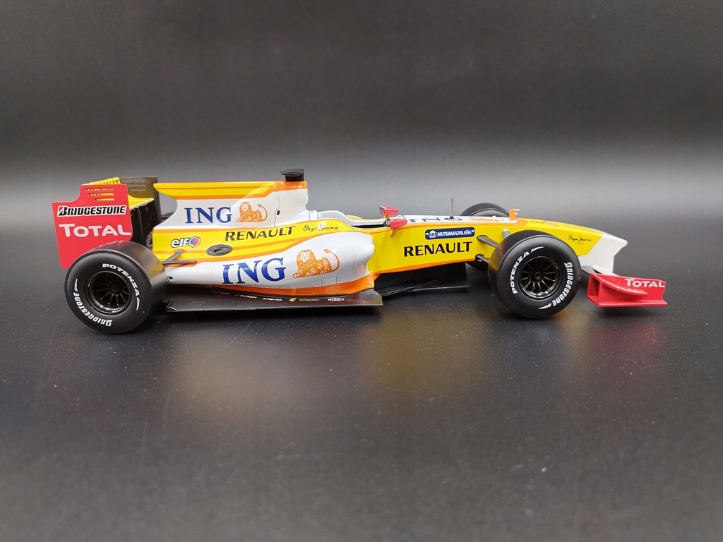 F1 ING ルノー R29 1/18 1:18 Norev F1 Team ING Renault R29 Piquet model