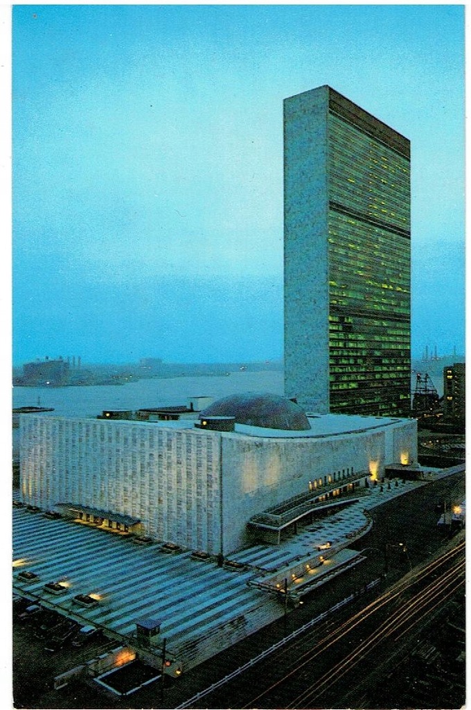 USA - Gmach ONZ w nocy - Nowy Jork
