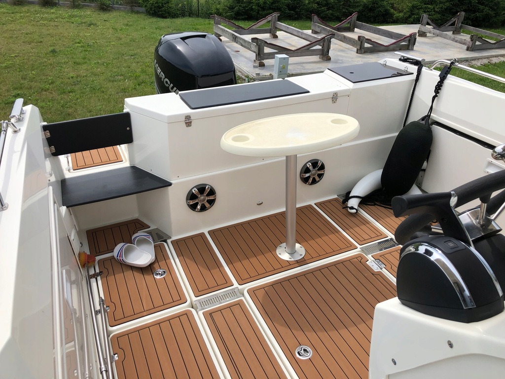 Купить Моторная лодка Parker 800 Pilothouse Mercury 300 л.с.: отзывы, фото, характеристики в интерне-магазине Aredi.ru