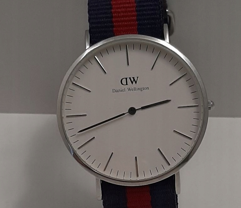 ZEGAREK DW( DANIEL WELLINGTON) OD LOOMBARD