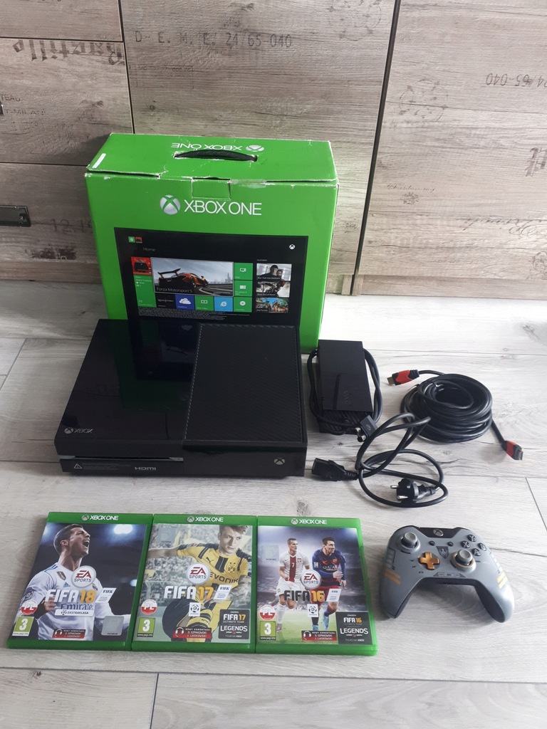 Konsola Xbox One 500GB czarna pad CoD 3x gry Fifa