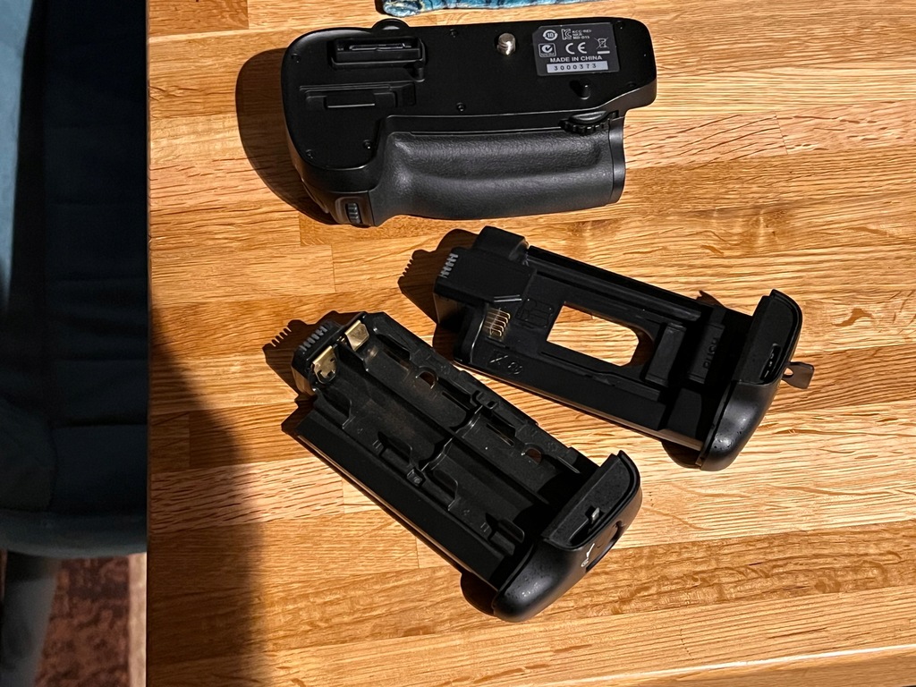 Grip Nikon MB-D15 do D7100, D7200