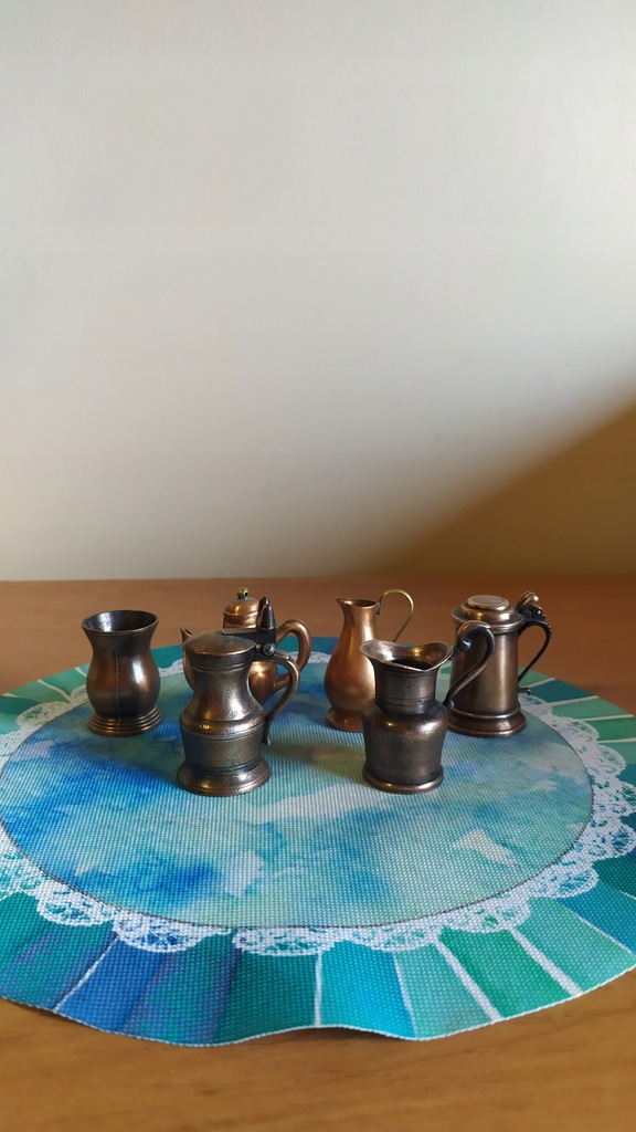 Miniaturowe naczynia – mosiądz i miedź