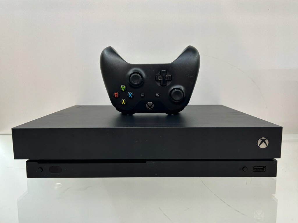 Konsola MICROSOFT XBOX ONE X 1TB + Pad