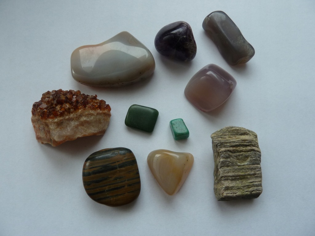 Kolekcja kamieni minerały - ametyst, tygrysie oko