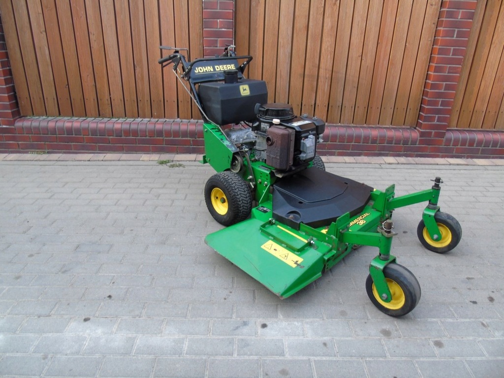 PROFESJONALNA KOSIARKA JOHN DEERE GS 45 14 KM
