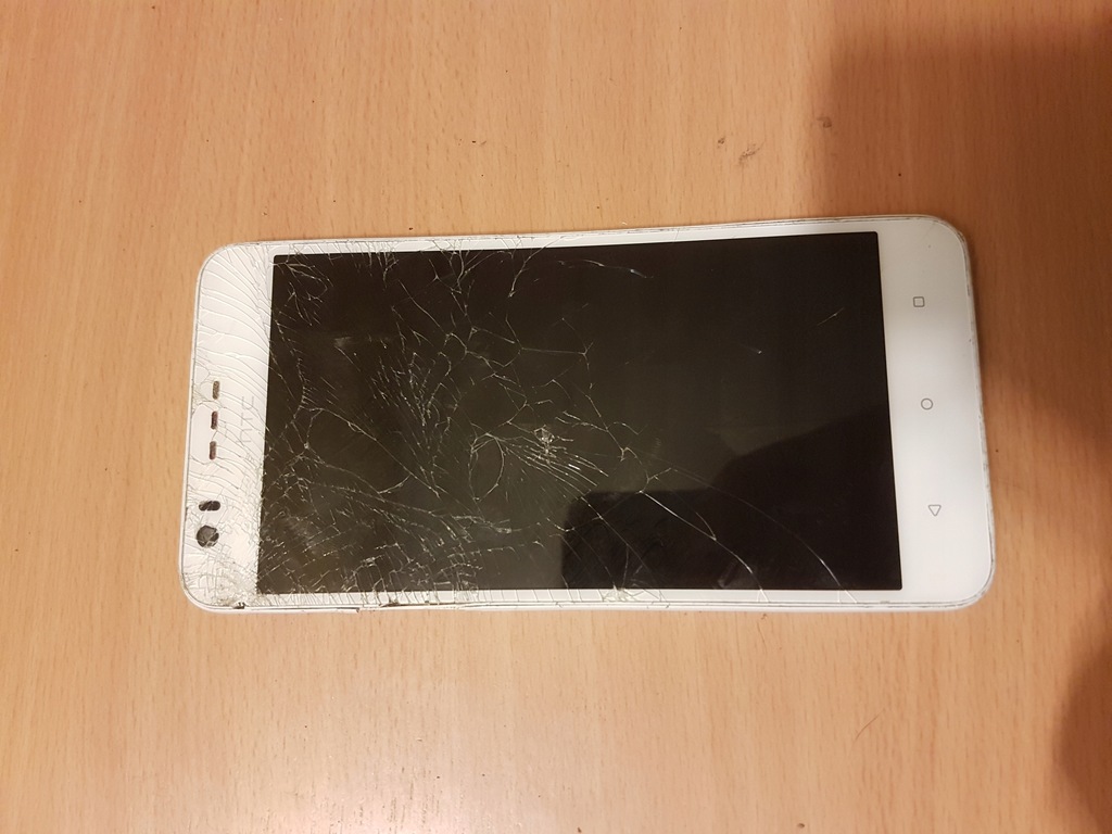 HTC DESIRE 825 USZKODZONY