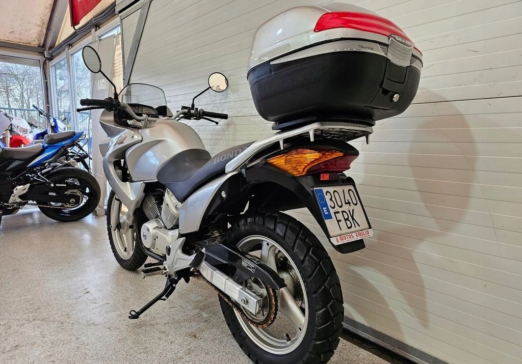 Honda Varadero Xl 125 Varadero 125 tylko 5 tys - 13388343715 - oficjalne  archiwum Allegro