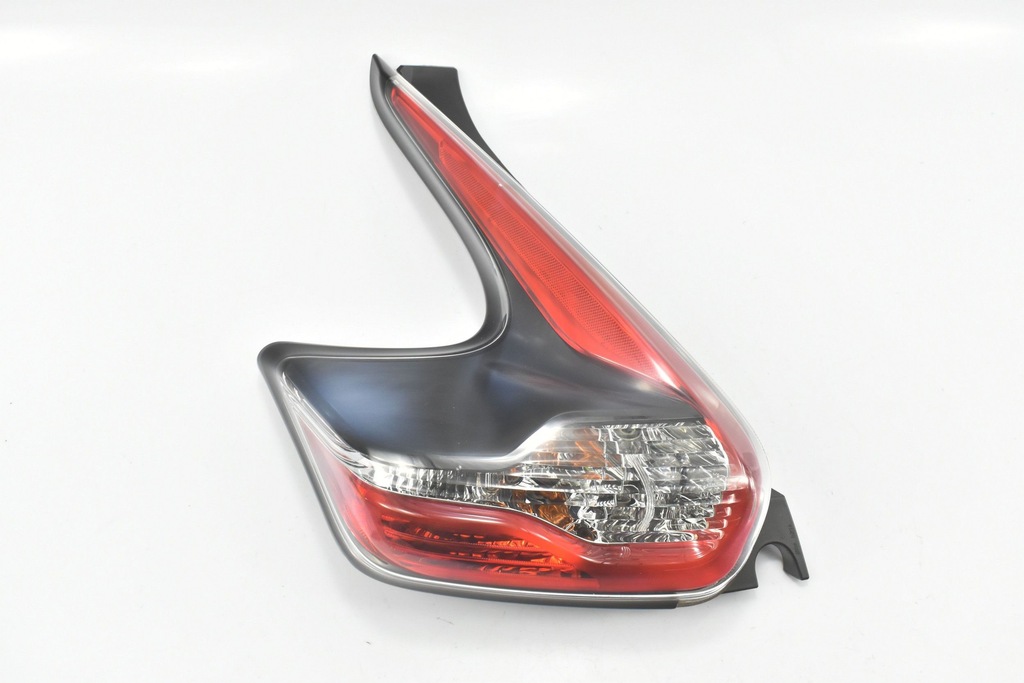 LAMPA LEWY TYŁ NISSAN JUKE I F15 LIFT 14-19