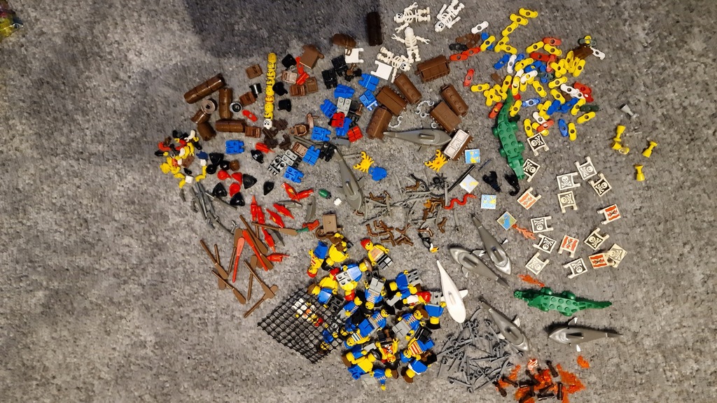 Lego vintage Pirates lata 90/80 i późniejsze MIX w tym 28 figurek piraci