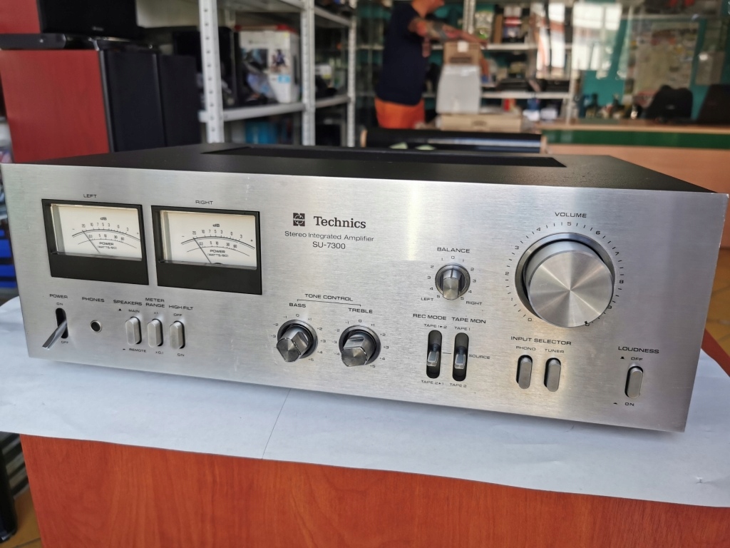 WZMACNIACZ TECHNICS SU-7300 STAN DOBRY SREBRNY