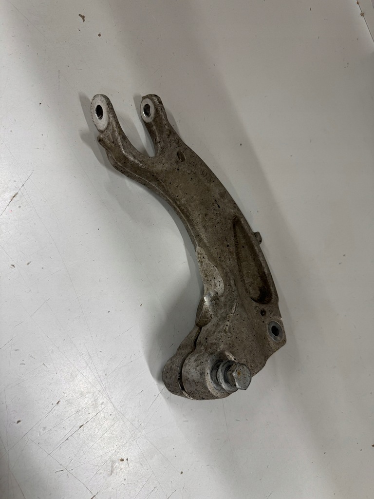 MOCOWANIE AMORTYZATORA WIDELEC UCHWYT AUDI Q5 FY PRZÓD 4m0413037n