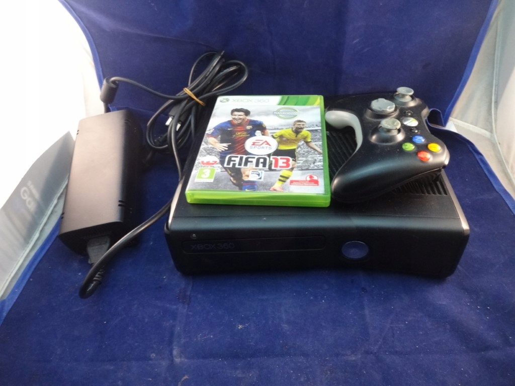 Konsola Xbox 360 + Pad + Gra