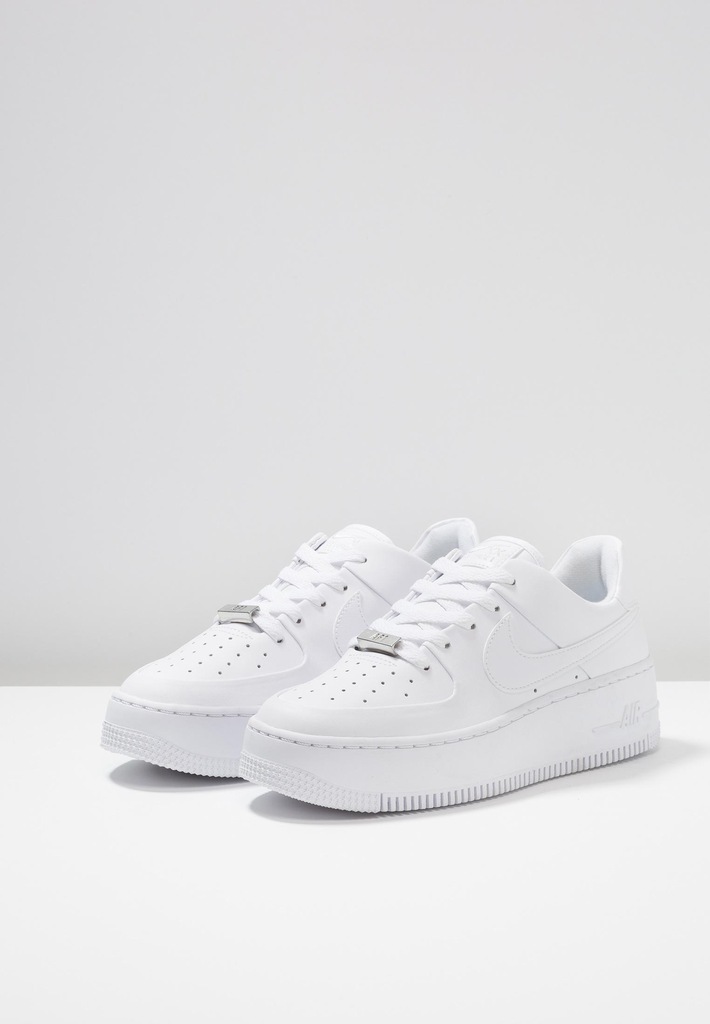 I8A103*NIKE AIR FORCE 1 BUTY SPORTOWE 36,5 B01