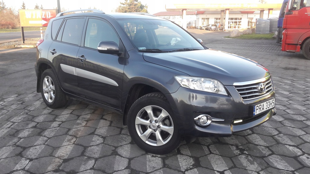 TOYOTA RAV 4 rav4 4X4 rok 2010 2.0 BEN .PRZE.82 TY