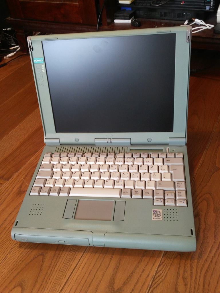 FUJITSU SIEMENS SCENIC MOBILE 710 STARY LAPTOP