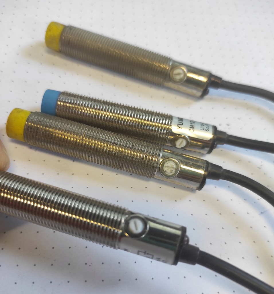 Czujnik pojemnościowy CM12-3004PA (M12; PNP NO) "Yumo"