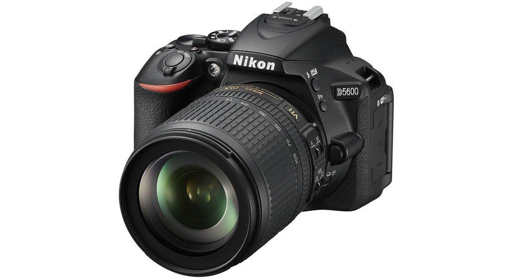 NIKON D5600 + AF-S DX 18-105 mm f/3.5-5.6 G ED VR - 7522689870