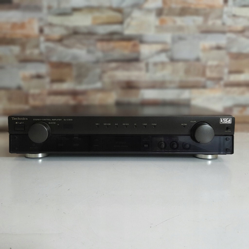 PRZEDWZMACNIACZ TECHNICS SU-C1010
