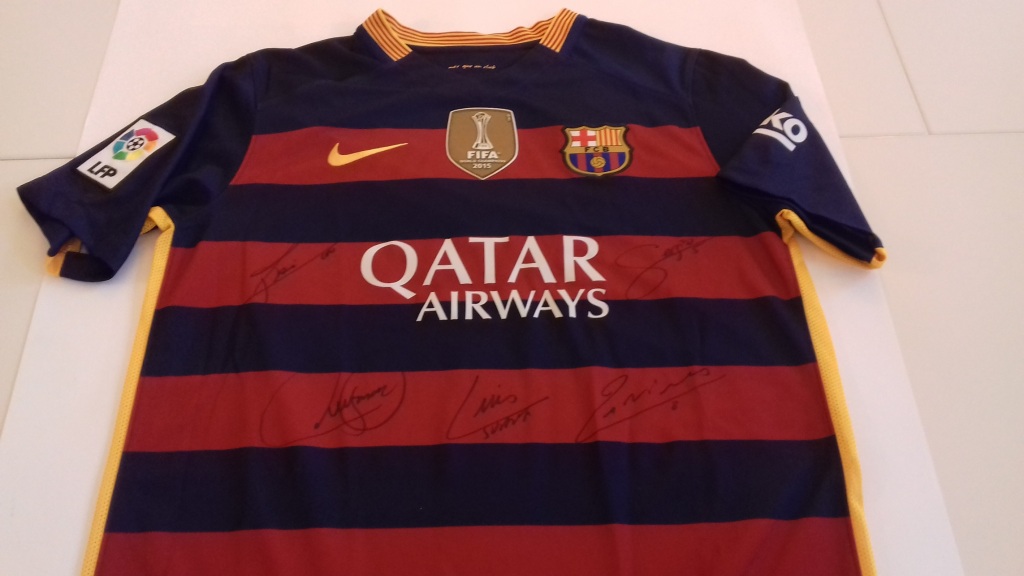 Koszulka FC Barcelony z autografami piłkarzy